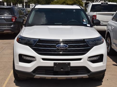 Used 2020 Ford Explorer XLT w/ Equipment Group 202A RWD image 3