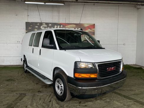 Used 2024 GMC Savana 2500 w/ Driver Convenience Package image 7