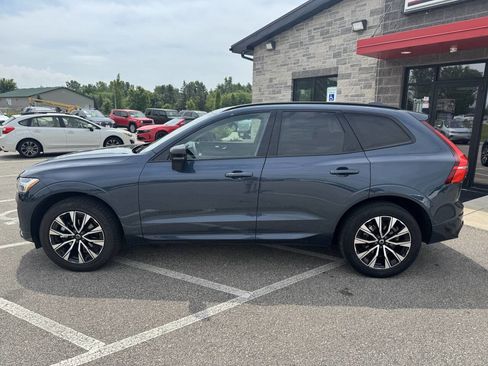 Used 2024 Volvo XC60 B5 Plus image 3