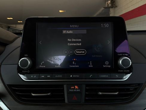 Used 2025 Nissan Altima 2.5 SV FWD image 27