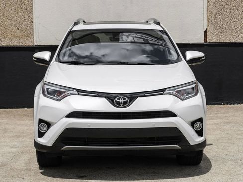 Used 2017 Toyota RAV4 Limited FWD image 5