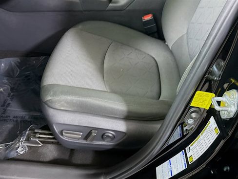 Certified 2022 Toyota RAV4 XLE AWD/4WD image 23