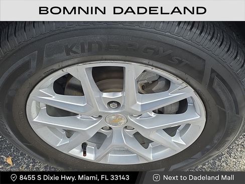 Used 2023 Chevrolet Equinox LT image 11