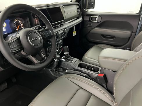 New 2025 Jeep Gladiator Mojave AWD/4WD image 15