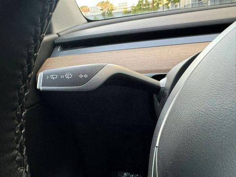 Used 2025 Tesla Model Y Long Range RWD image 32
