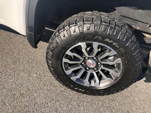 Used 2021 GMC Sierra 1500 AT4 image 4