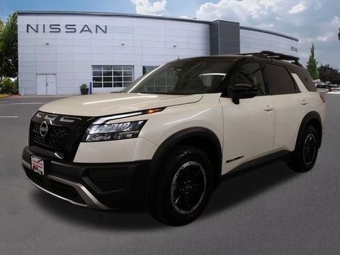 Used 2023 Nissan Pathfinder Rock Creek AWD/4WD image 6
