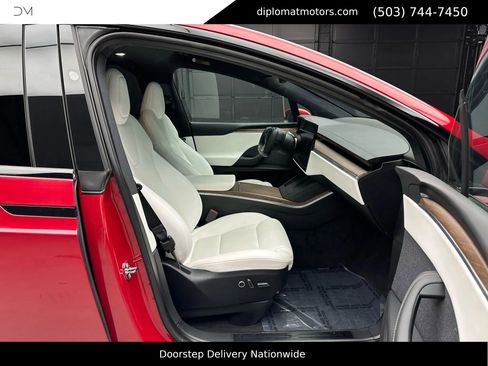 Used 2023 Tesla Model X image 21