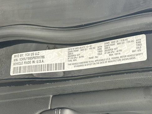 Used 2023 Jeep Grand Cherokee 4WD 4xe image 33