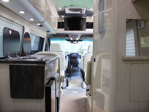 Used 2013 Mercedes-Benz Sprinter 3500 image 33