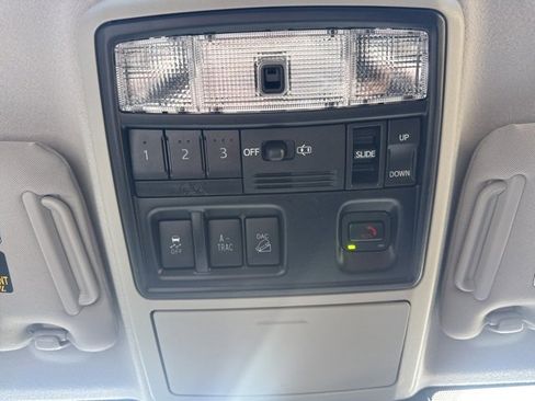 Used 2022 Toyota 4Runner Limited image 18