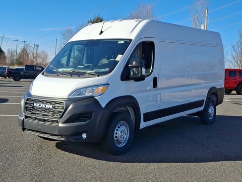 New 2024 RAM ProMaster 2500 w/ Convenience Group image 2