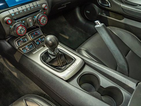 Used 2010 Chevrolet Camaro SS RWD image 28