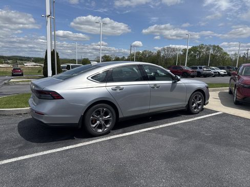 Used 2024 Honda Accord EX image 6