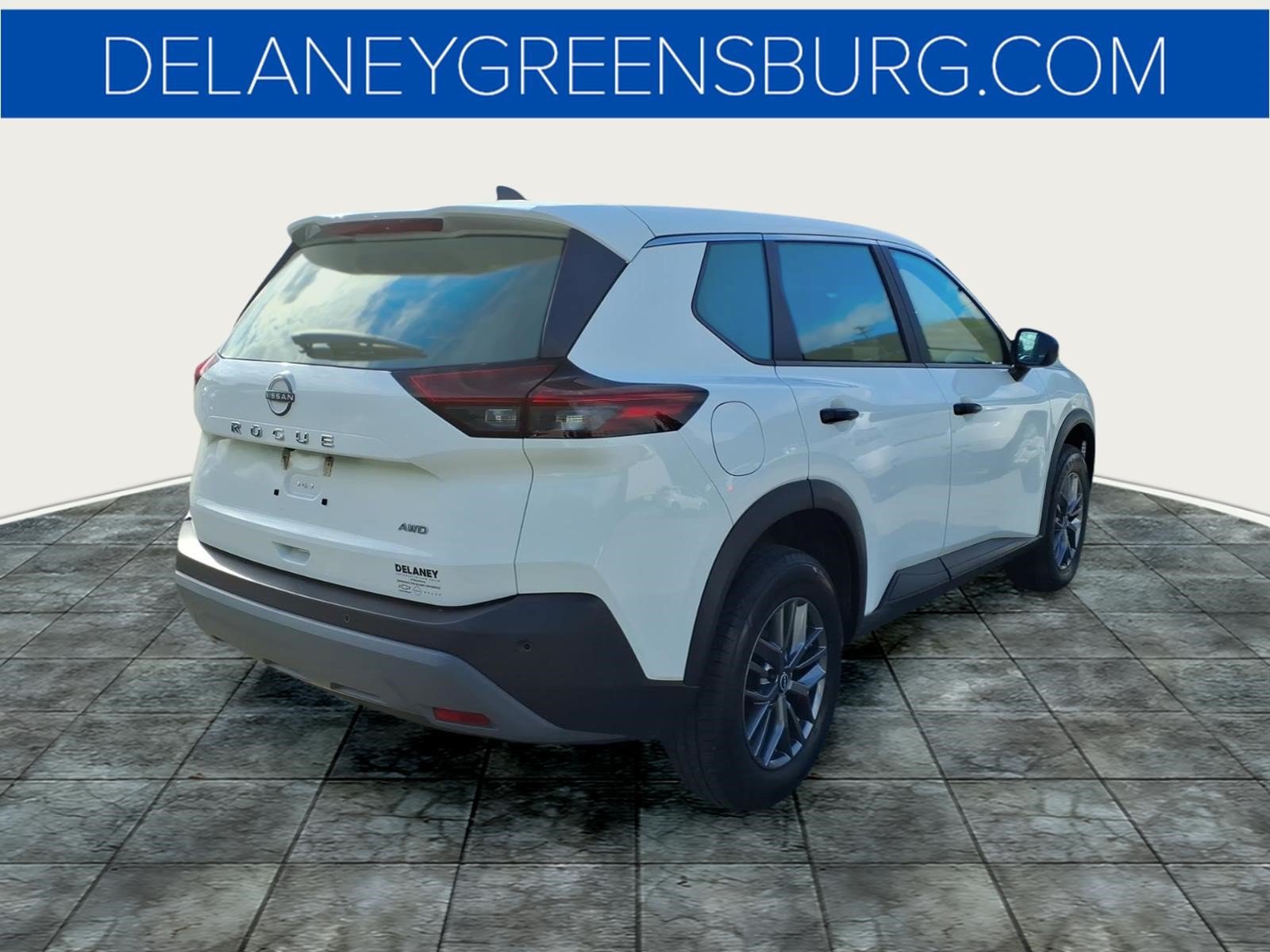 Used 2023 Nissan Rogue S AWD/4WD image 3
