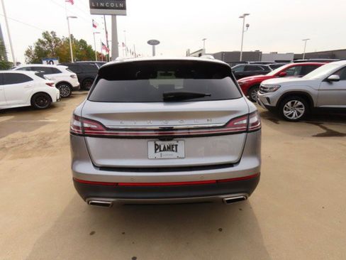 Certified 2022 Lincoln Nautilus Reserve w/ Luxury Package image 11