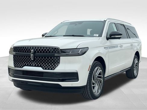 New 2026 Lincoln Navigator L Reserve image 1