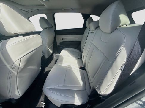 New 2026 Hyundai Tucson SEL FWD image 17