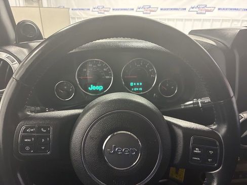 Used 2014 Jeep Wrangler Unlimited Sahara w/ Connectivity Group image 15