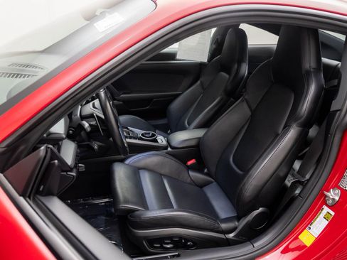 Used 2020 Porsche 911 Carrera S image 5