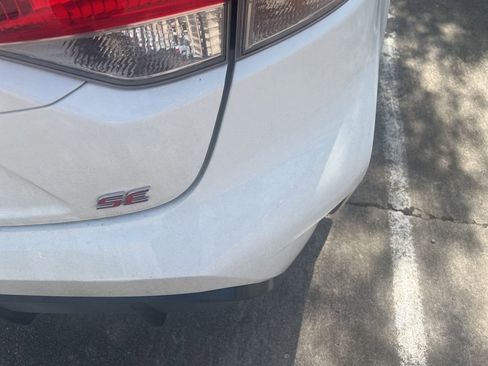 Used 2023 Toyota Corolla SE FWD image 3