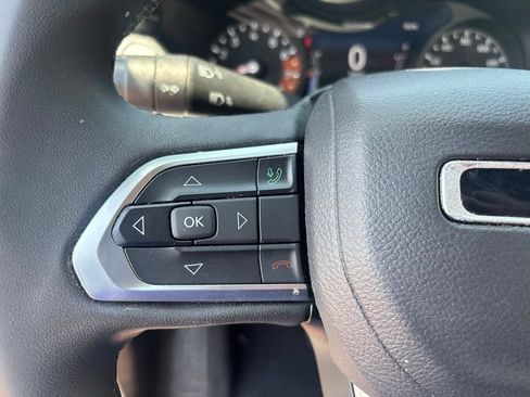 Used 2024 Jeep Compass Latitude AWD/4WD image 17