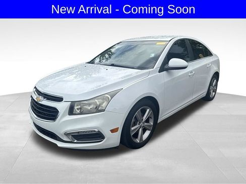 Used 2015 Chevrolet Cruze LT FWD image 2