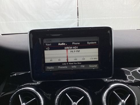 Used 2014 Mercedes-Benz CLA 250 4MATIC image 35