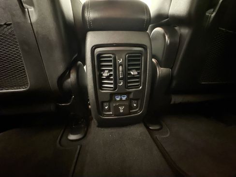 Used 2022 Dodge Durango GT image 31