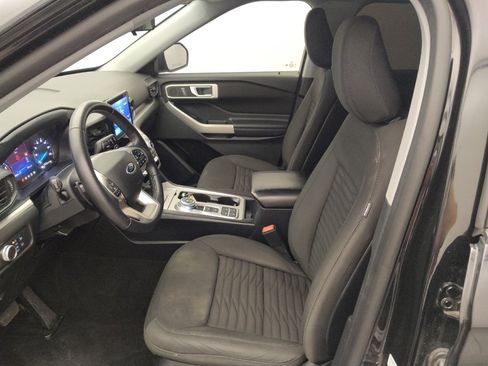Used 2020 Ford Explorer XLT image 17