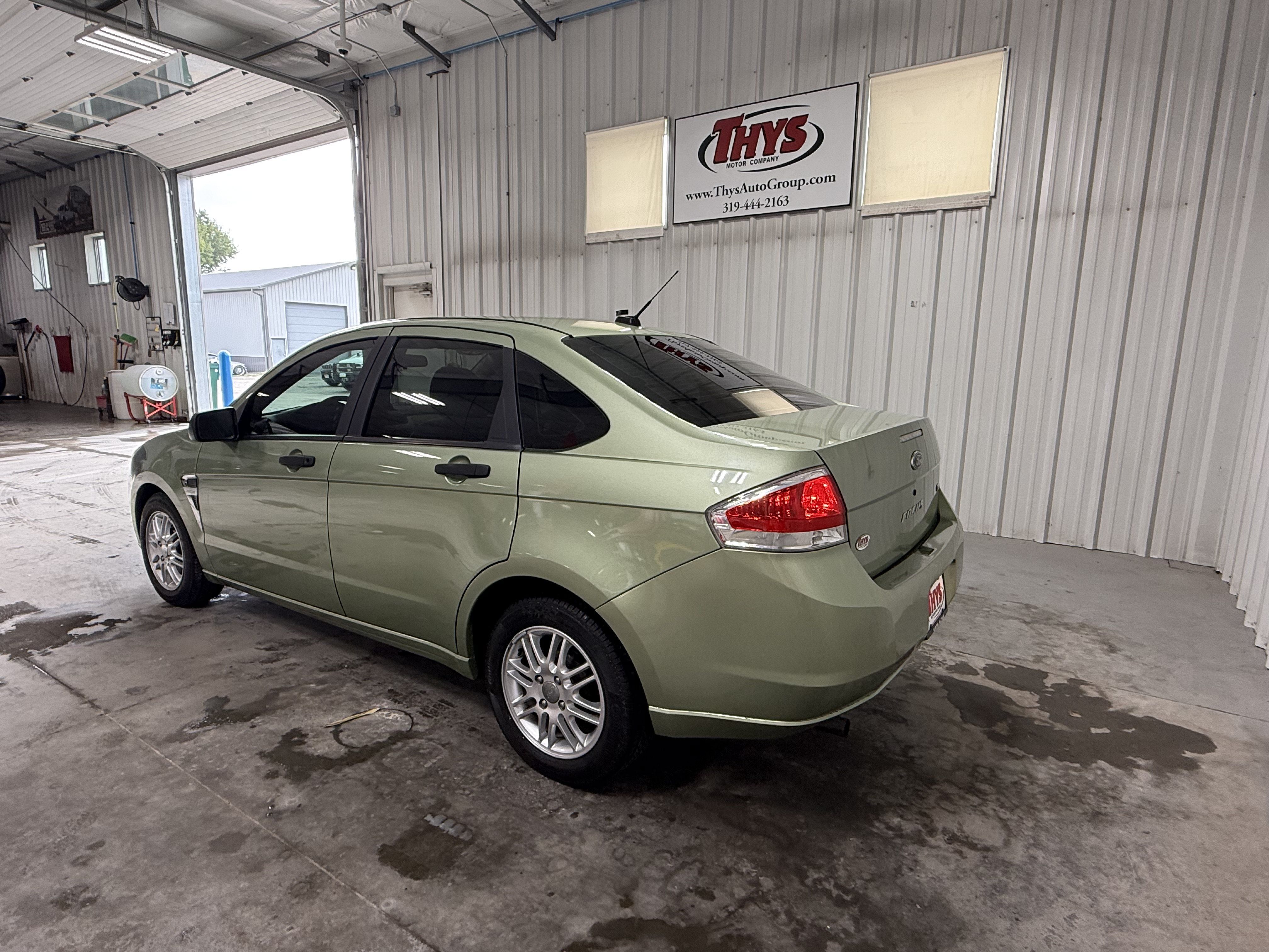Used 2008 Ford Focus Sedan FWD image 12
