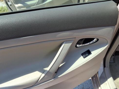 Used 2009 Toyota Camry LE image 6