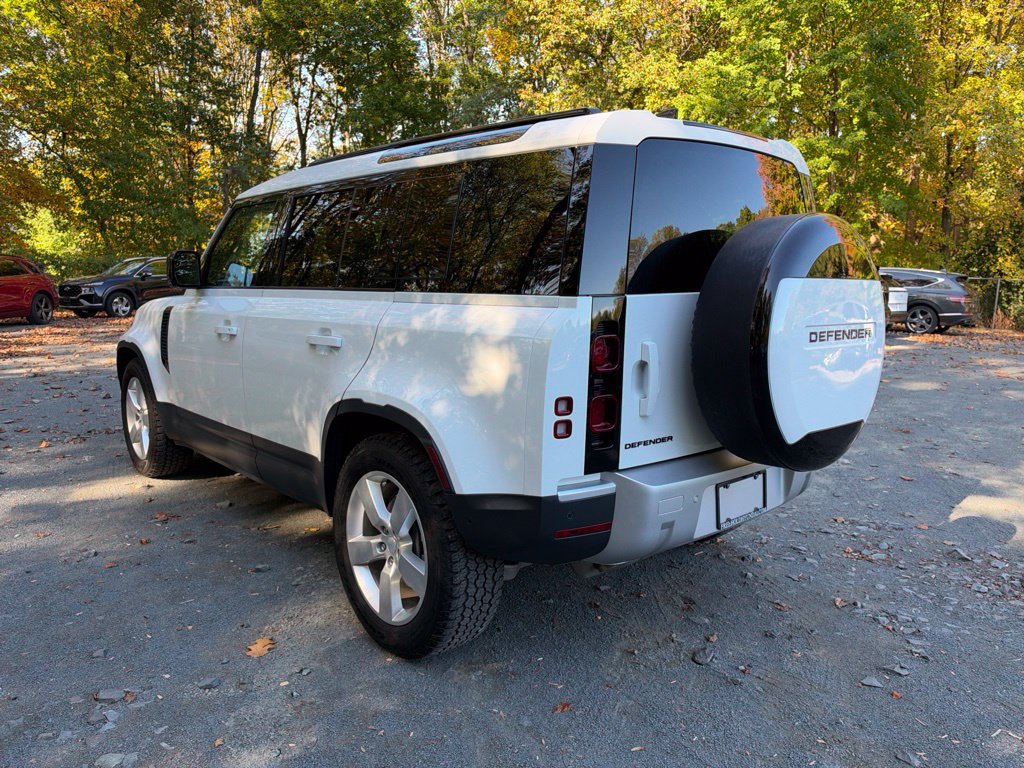 Used 2025 Land Rover Defender 110 S AWD/4WD image 4