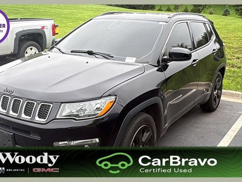 Used 2018 Jeep Compass Latitude w/ Popular Equipment Group FWD image 1