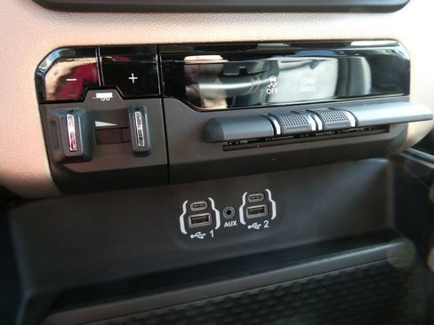 Used 2021 RAM 1500 Laramie w/ Off Road Group AWD/4WD image 27