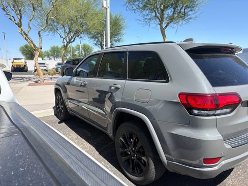 Used 2021 Jeep Grand Cherokee Laredo X RWD image 5