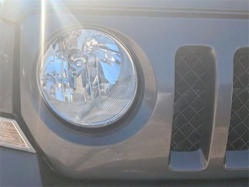 Used 2017 Jeep Patriot Sport w/ Power Value Group image 9