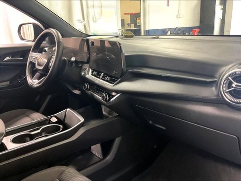 Used 2025 Chevrolet Equinox LT image 14