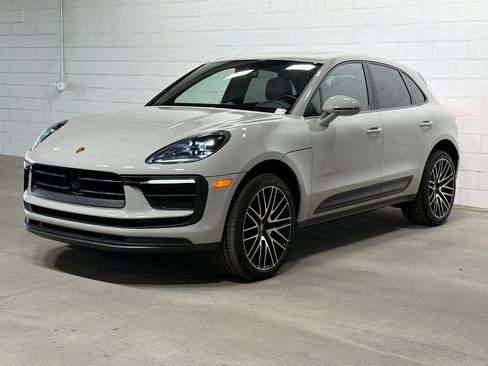 Certified 2026 Porsche Macan AWD/4WD image 1