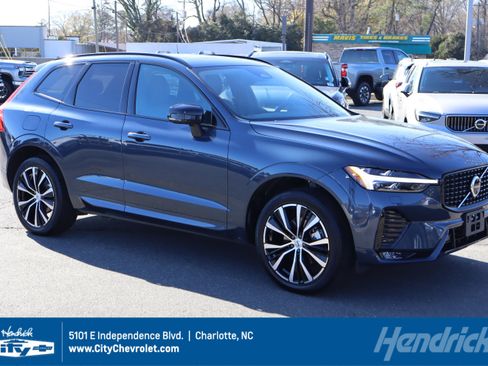 Used 2025 Volvo XC60 B5 Plus image 1