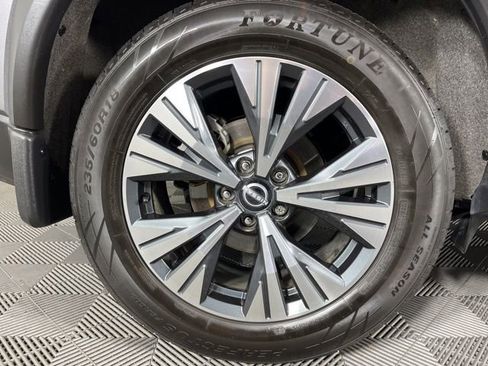 Used 2023 Nissan Rogue SV AWD/4WD image 17
