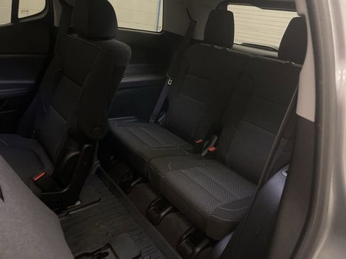 Used 2023 GMC Acadia SLE w/ Driver Convenience Package image 30