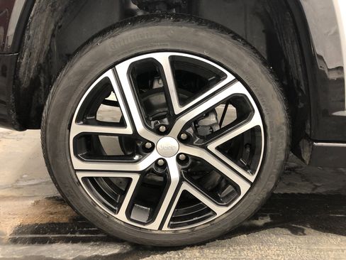 Certified 2024 Jeep Compass Limited w/ Elite Group image 11