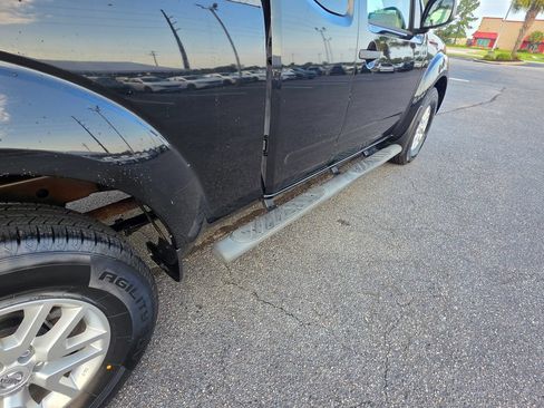 Used 2015 Nissan Frontier SV RWD image 10