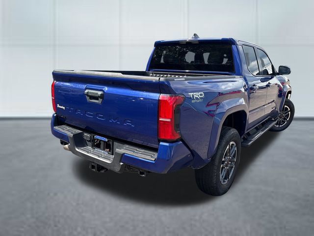 Used 2025 Toyota Tacoma TRD Sport AWD/4WD image 4