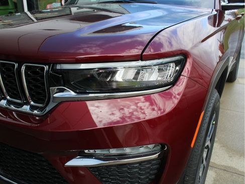 New 2025 Jeep Grand Cherokee Limited w/ Trailer Tow Package image 40