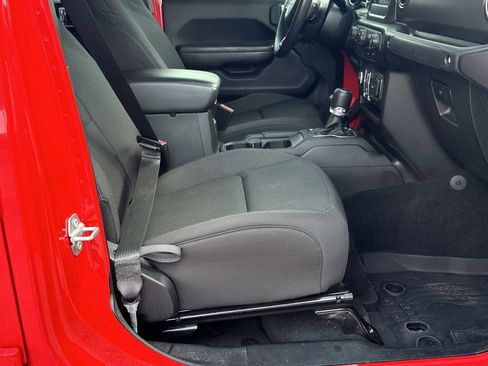 Used 2022 Jeep Gladiator Sport image 14