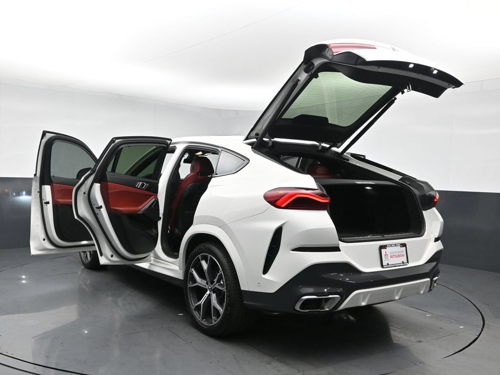 Used 2022 BMW X6 xDrive40i w/ Executive Package AWD/4WD image 28