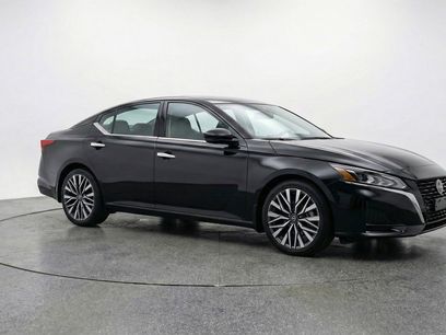 Used 2025 Nissan Altima 2.5 SV