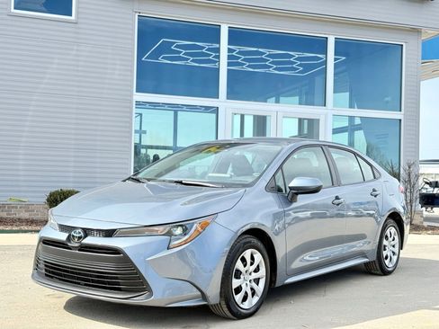 Used 2024 Toyota Corolla LE image 2